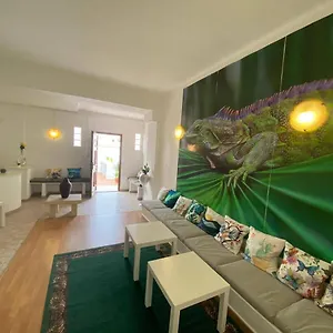 Gasthof Iguana, Lagos