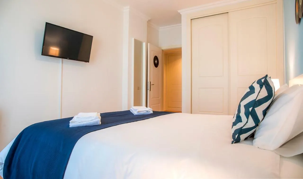 Vinyl Flat Bed & Breakfast - Rooms Lagos