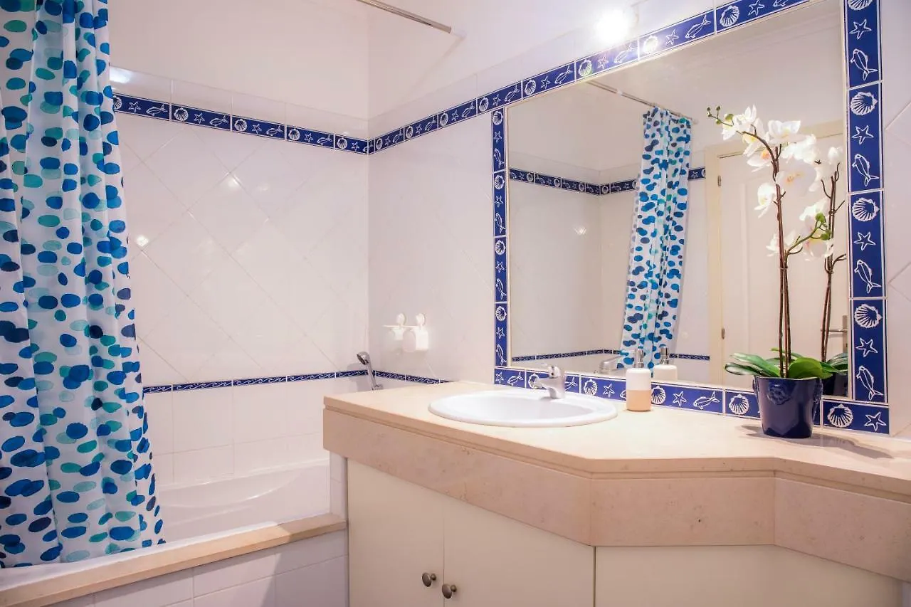 Vinyl Flat Bed & Breakfast - Rooms Lagos 0*,