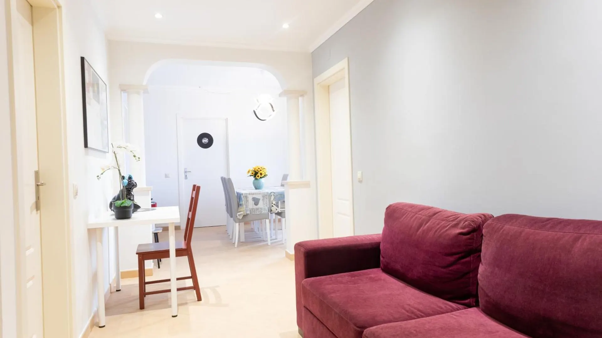 Vinyl Flat Bed & Breakfast - Rooms Lagos