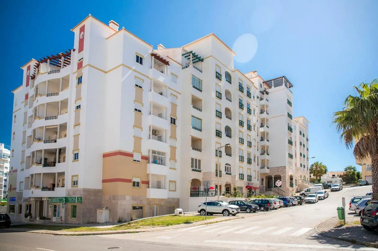 Vinyl Flat Bed & Breakfast - Rooms Lagos