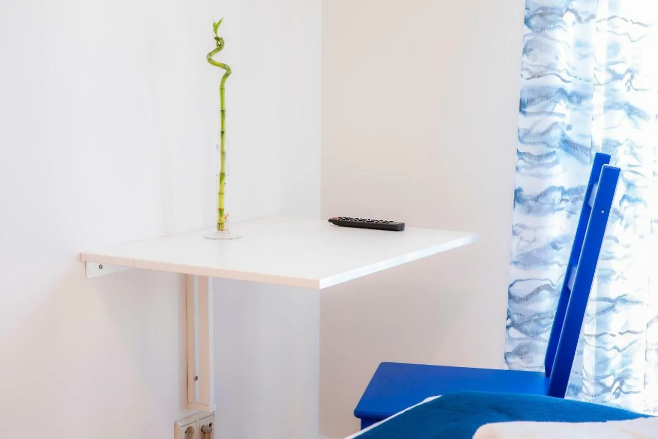 Vinyl Flat Bed & Breakfast - Rooms Lagos